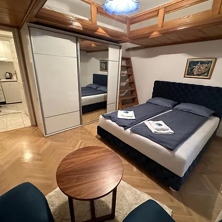 Dusan Center Parlament Apartment
