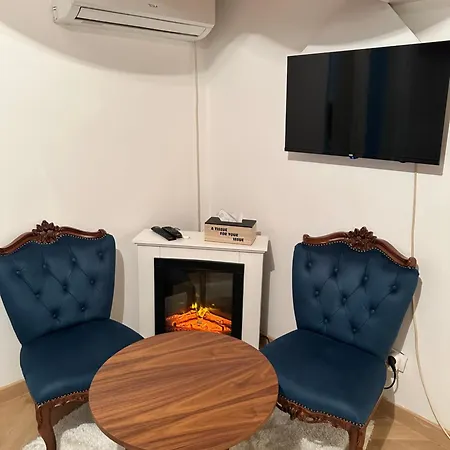 Dusan Center Parlament Apartment